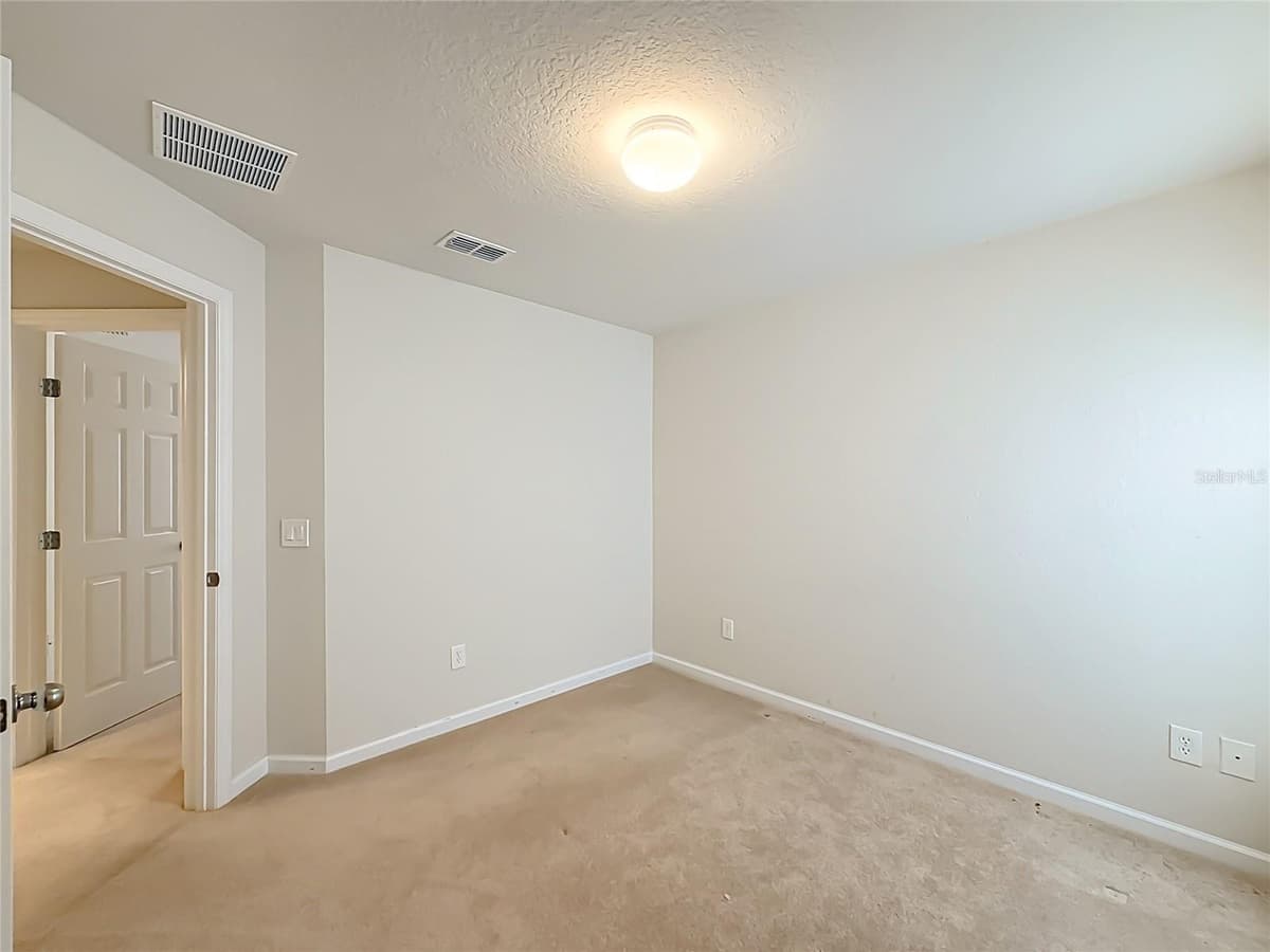 5669 40TH STREET — photo 37 of 61