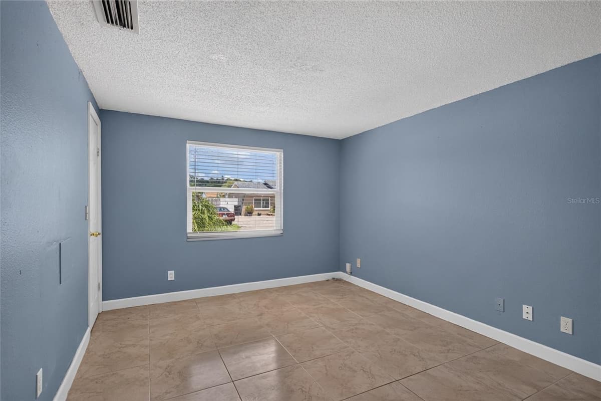 6711 GLEN FOREST COURT — photo 15 of 45