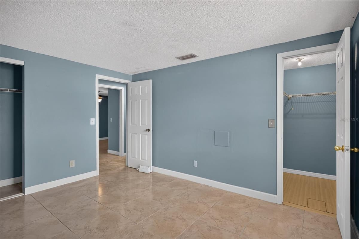 6711 GLEN FOREST COURT — photo 13 of 45