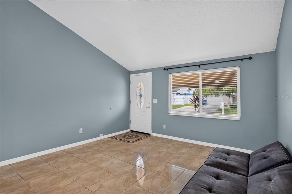 6711 GLEN FOREST COURT — photo 12 of 45
