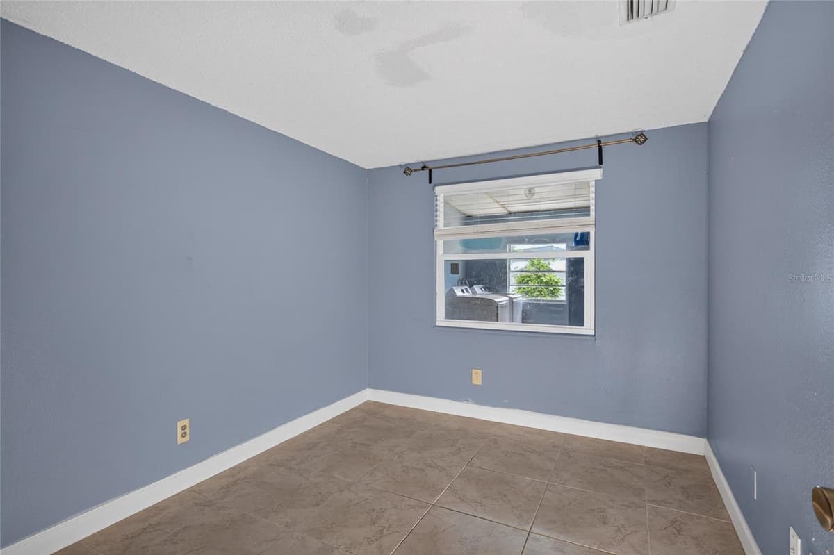 6711 GLEN FOREST COURT — photo 18 of 45