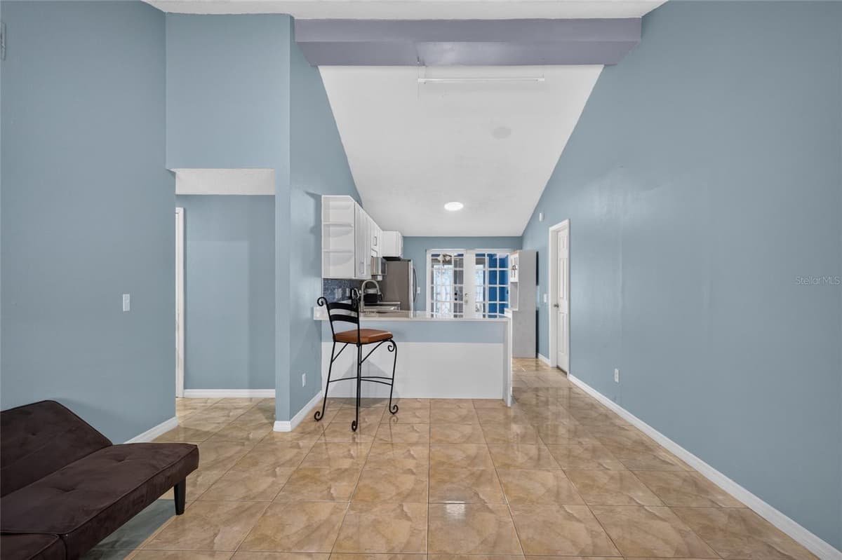 6711 GLEN FOREST COURT — photo 10 of 45