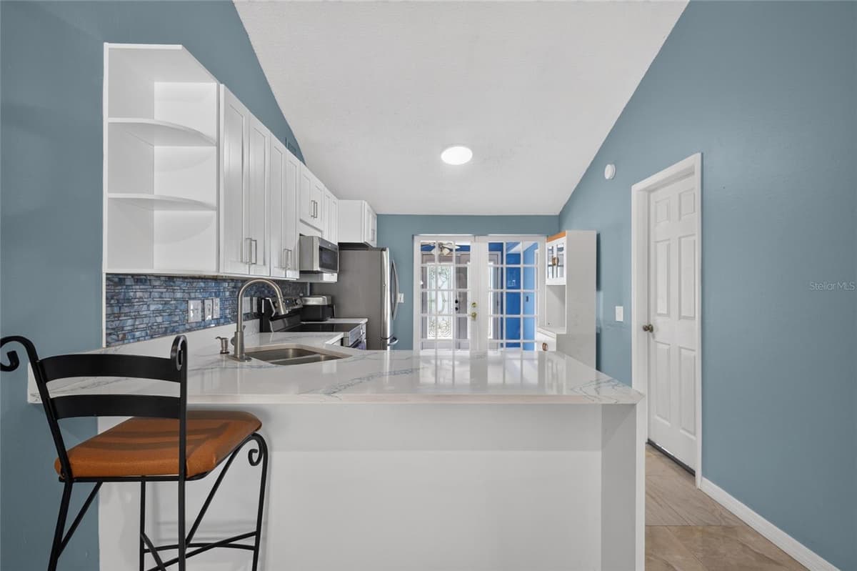 6711 GLEN FOREST COURT — photo 8 of 45