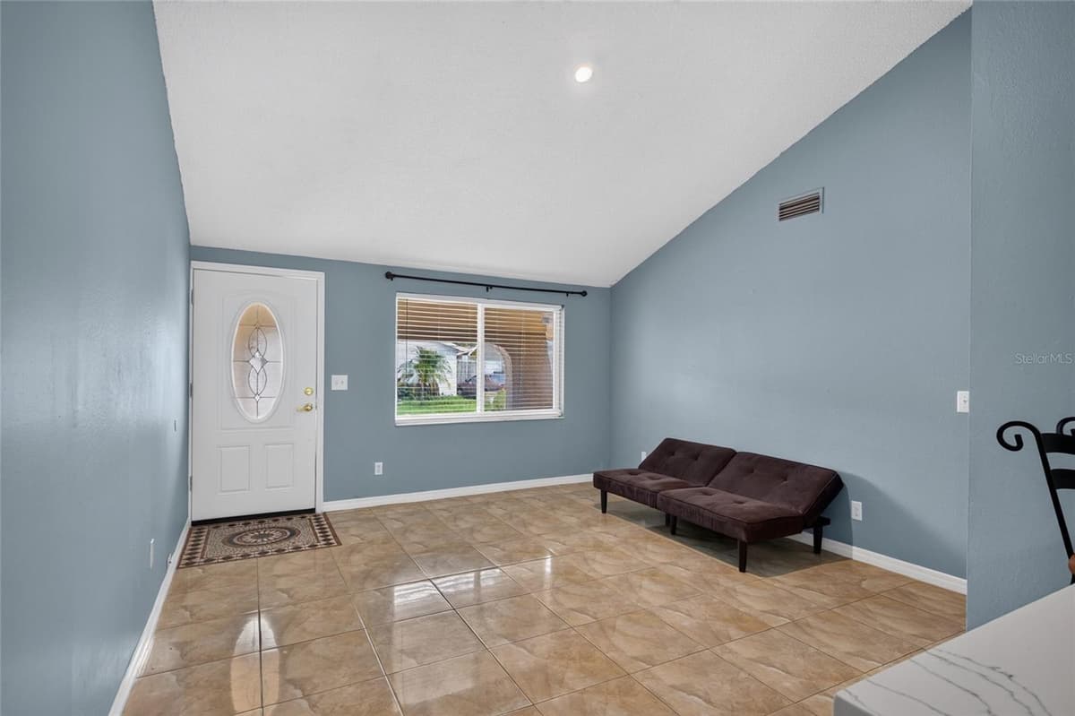6711 GLEN FOREST COURT — photo 11 of 45