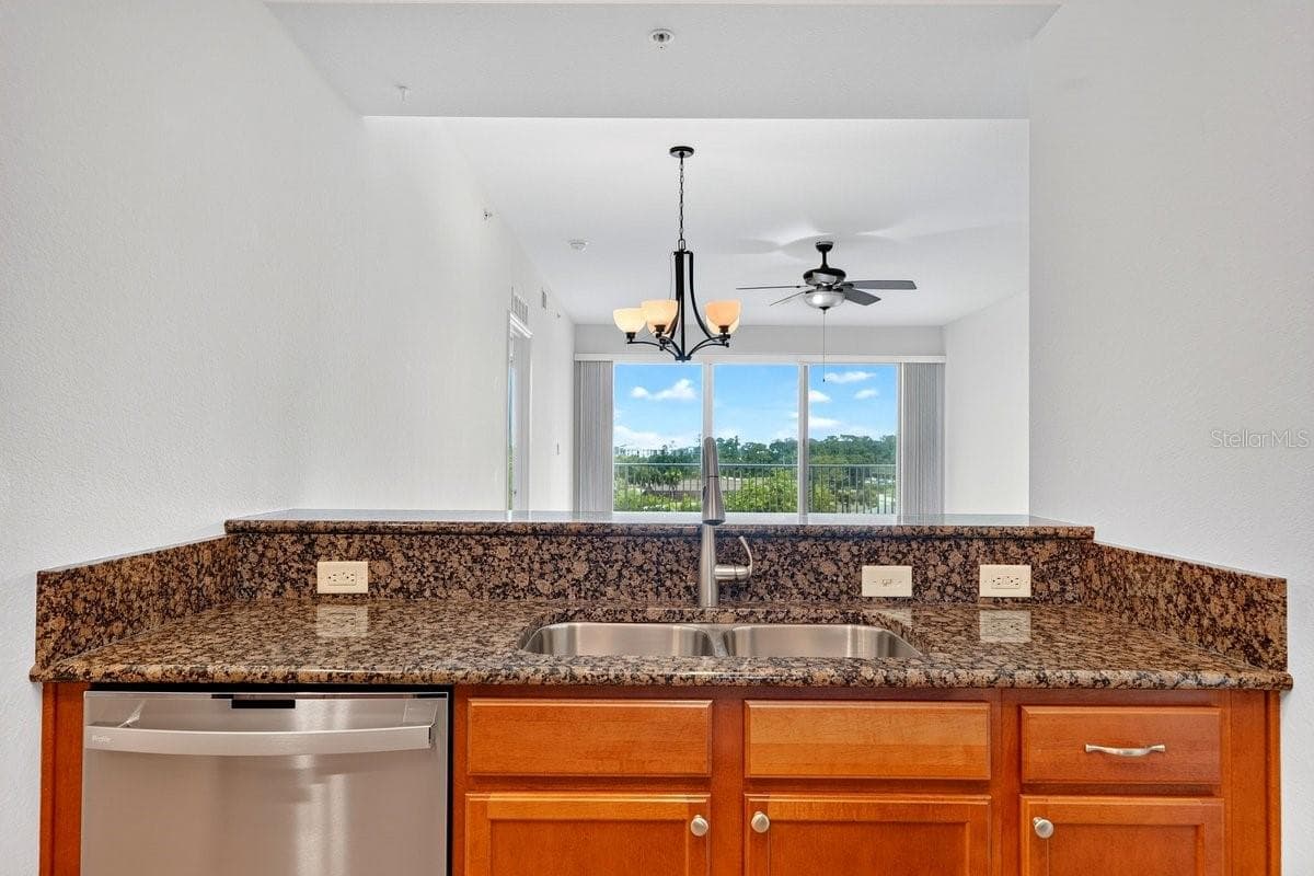 2801 RIDGEWOOD AVENUE — photo 48 of 78