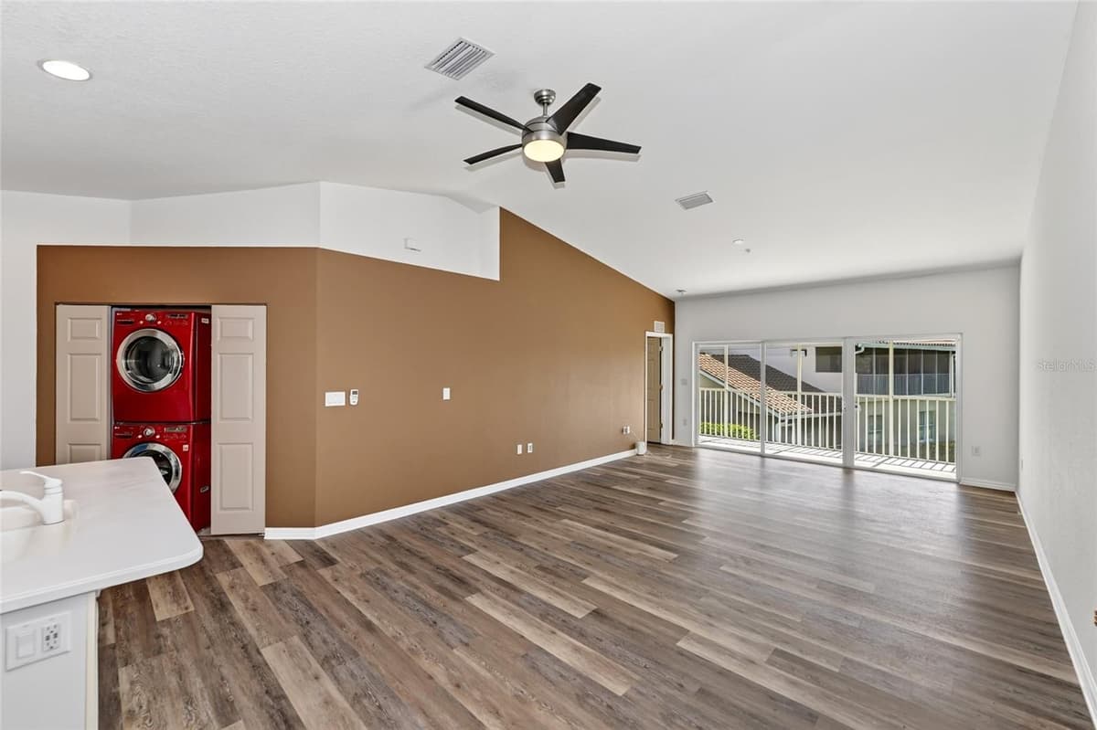 7092 STRAND CIRCLE — photo 13 of 64