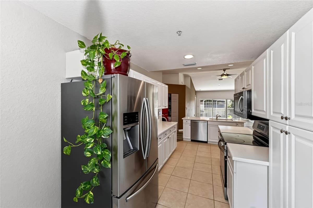7092 STRAND CIRCLE — photo 10 of 64