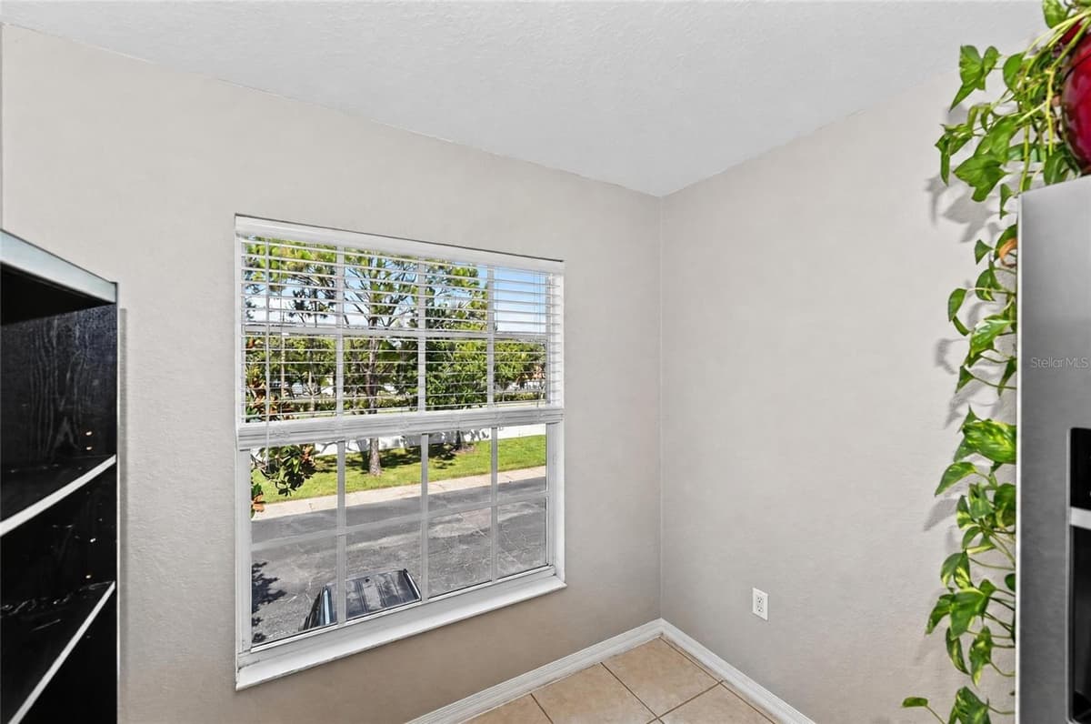 7092 STRAND CIRCLE — photo 11 of 64