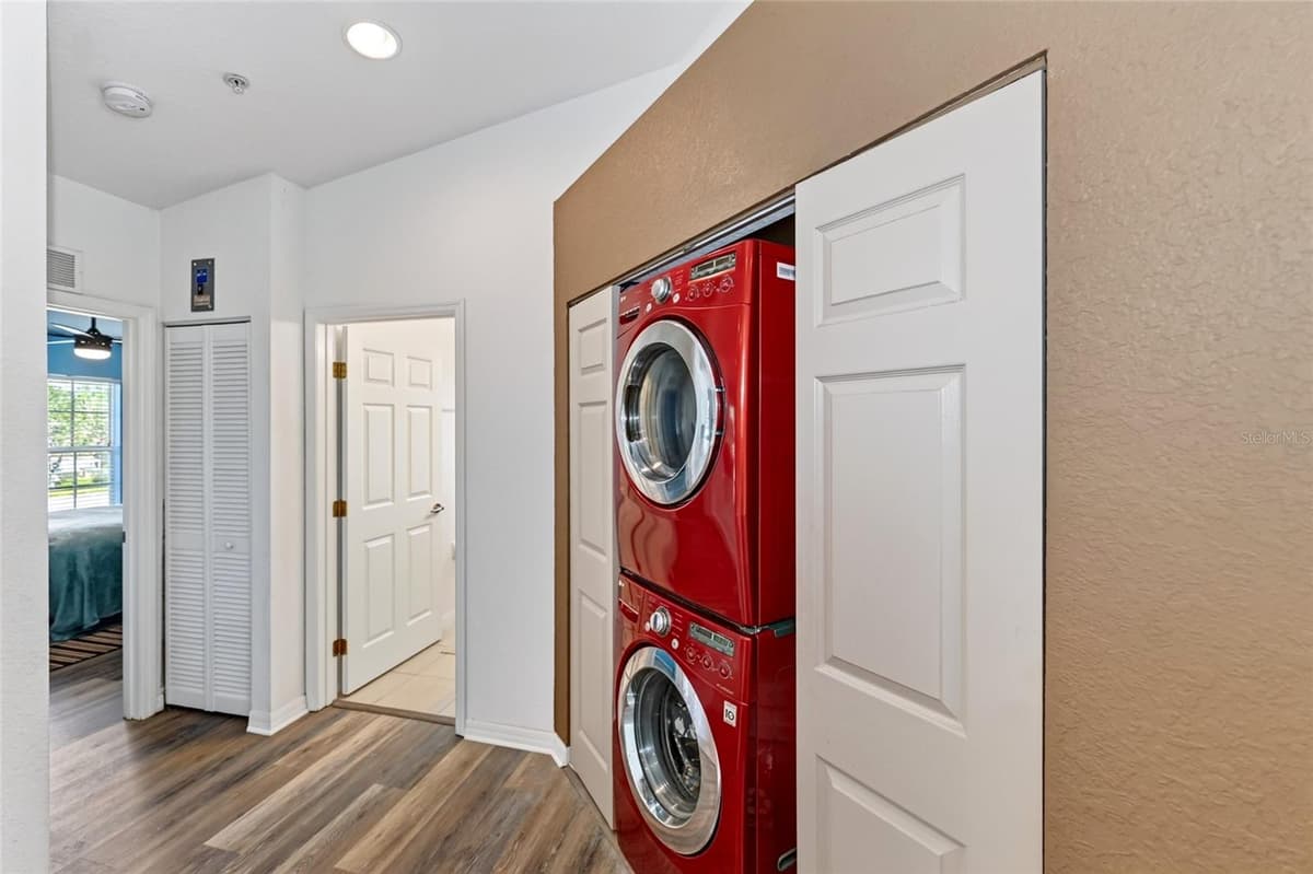 7092 STRAND CIRCLE — photo 33 of 64