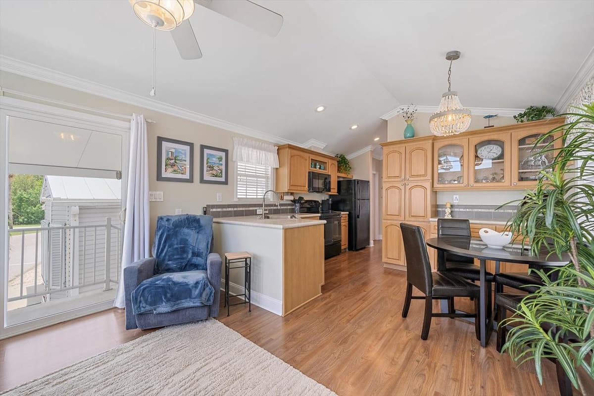 4 BASIN STREET — photo 8 of 25