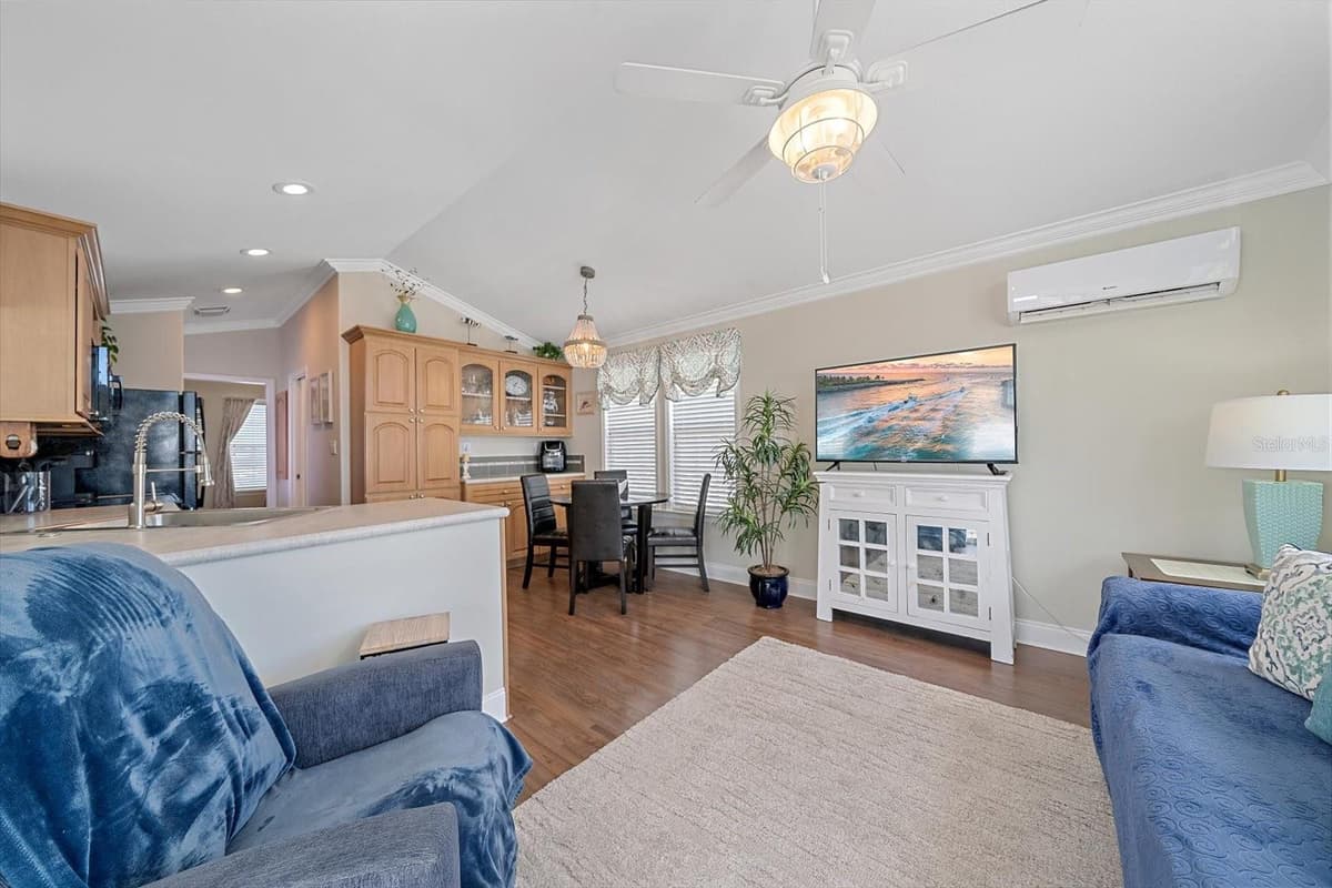 4 BASIN STREET — photo 9 of 25