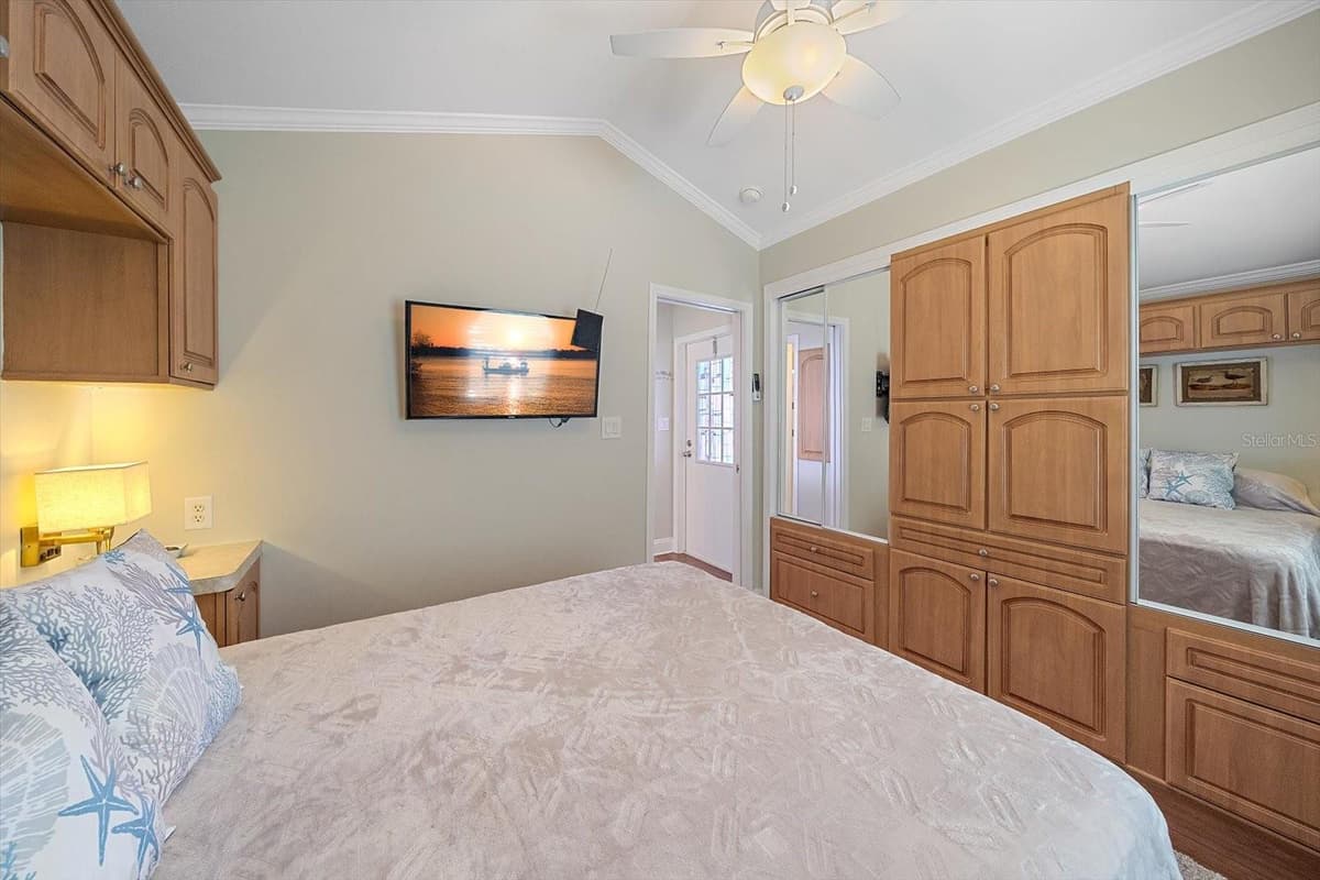 4 BASIN STREET — photo 18 of 25