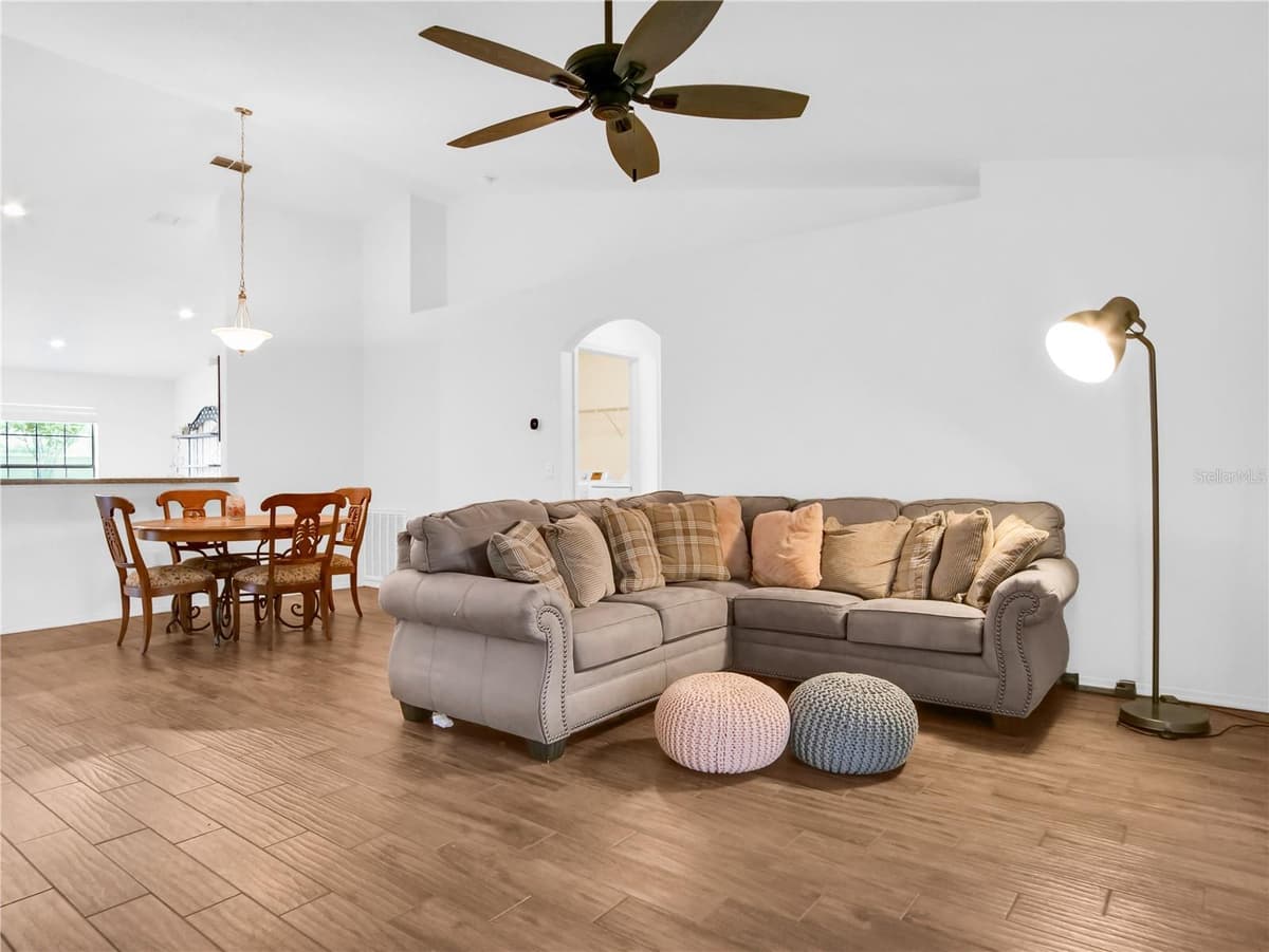 1601 TAYLOR LANDING DRIVE — photo 3 of 46