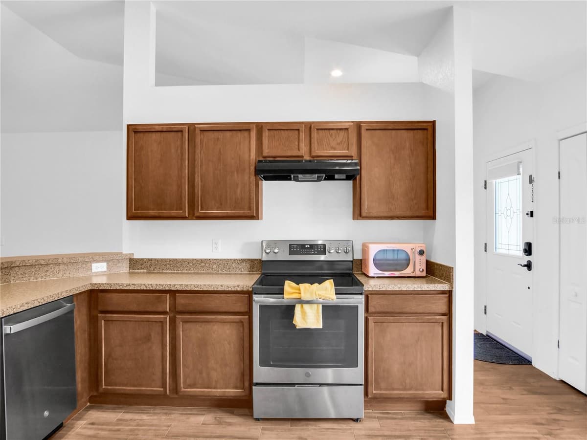 1601 TAYLOR LANDING DRIVE — photo 9 of 46