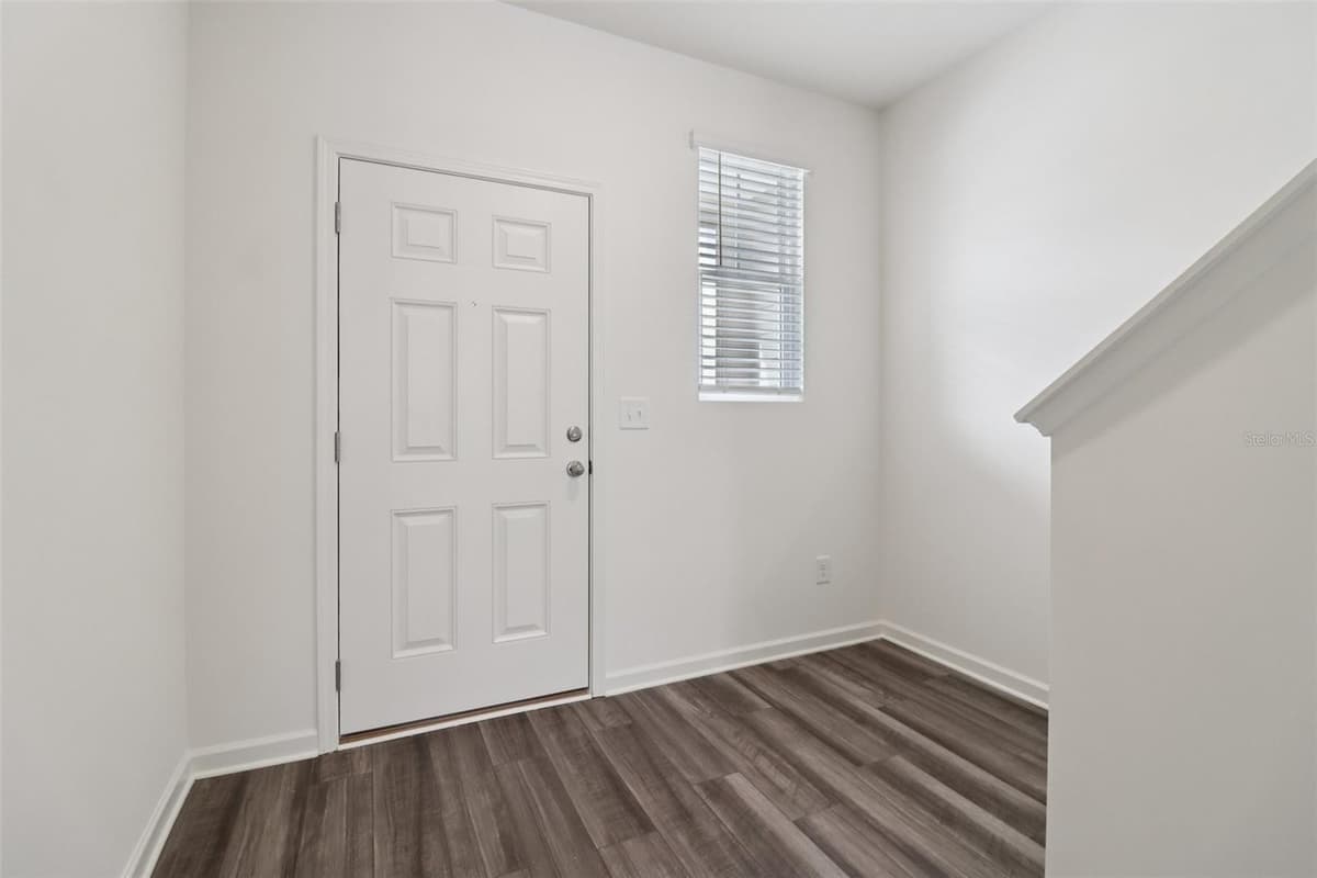 3676 SPIRE DRIVE — photo 5 of 31