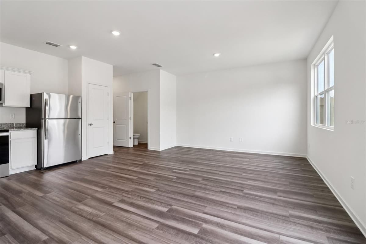 3676 SPIRE DRIVE — photo 14 of 31