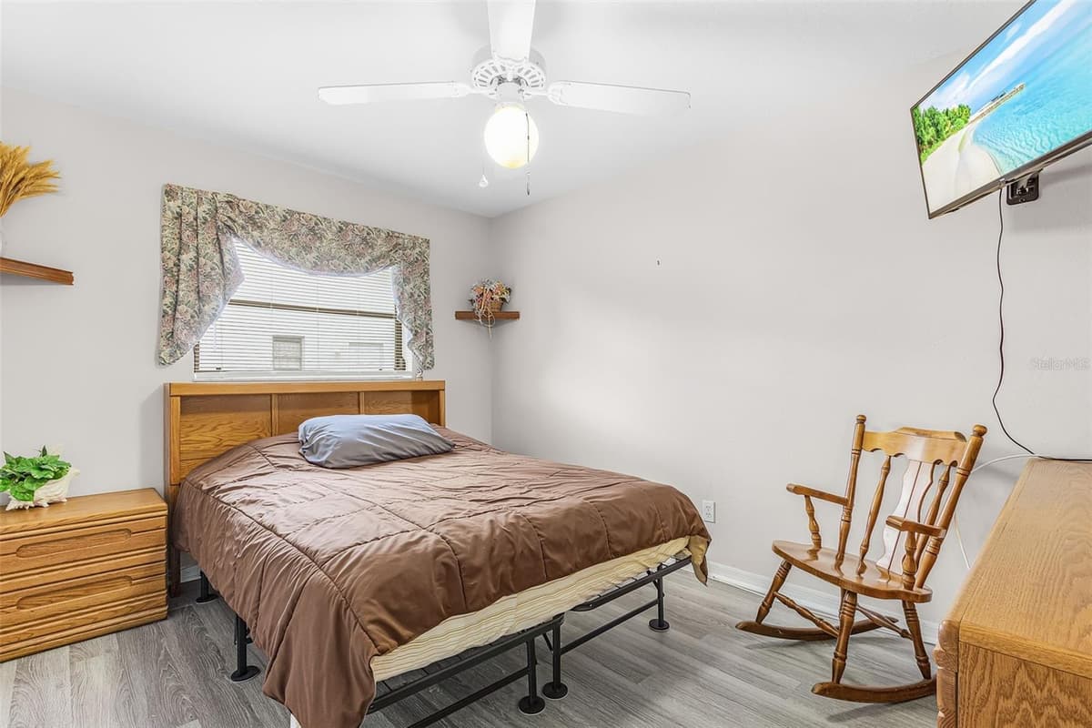 4903 11TH PLACE — photo 14 of 24