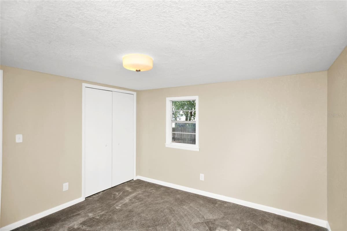847 JASMINE AVENUE — photo 4 of 41