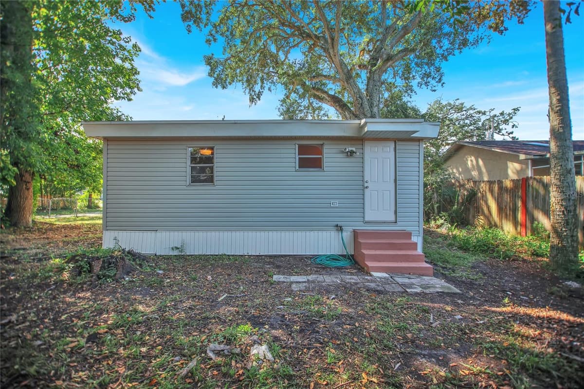 847 JASMINE AVENUE — photo 36 of 41