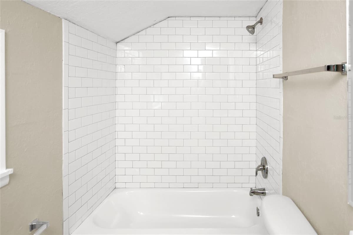 847 JASMINE AVENUE — photo 23 of 41