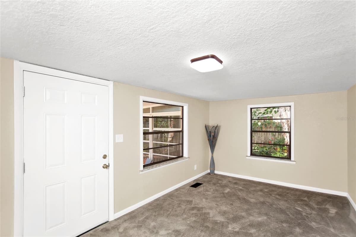 847 JASMINE AVENUE — photo 12 of 41
