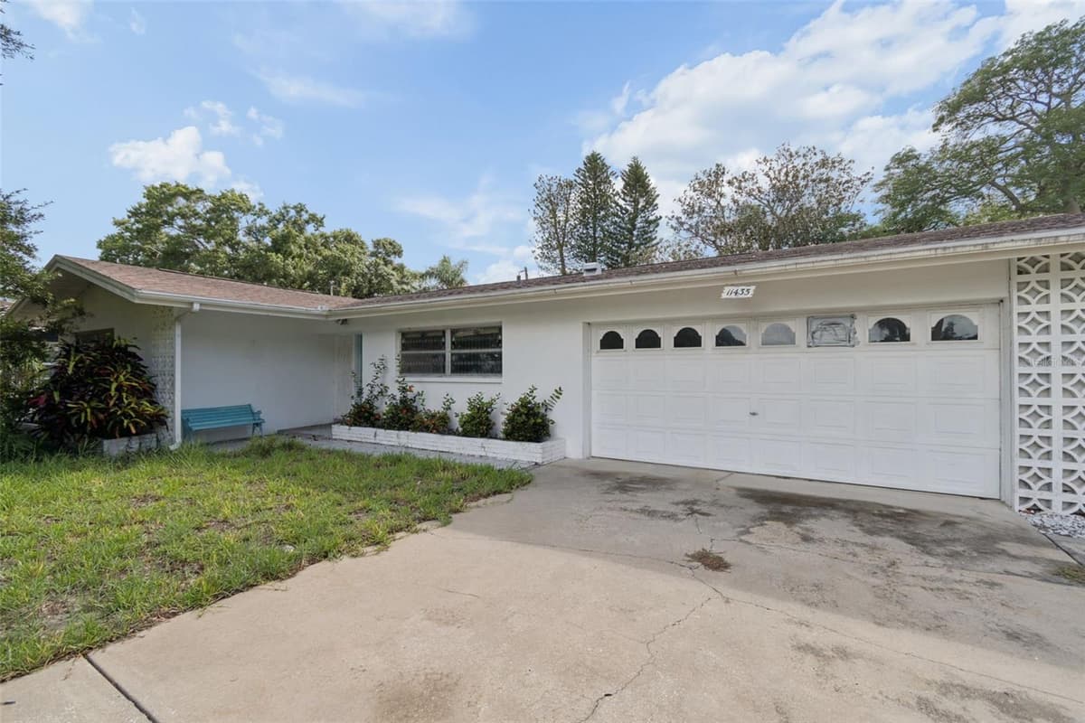 11435 OVAL DRIVE — photo 3 of 50