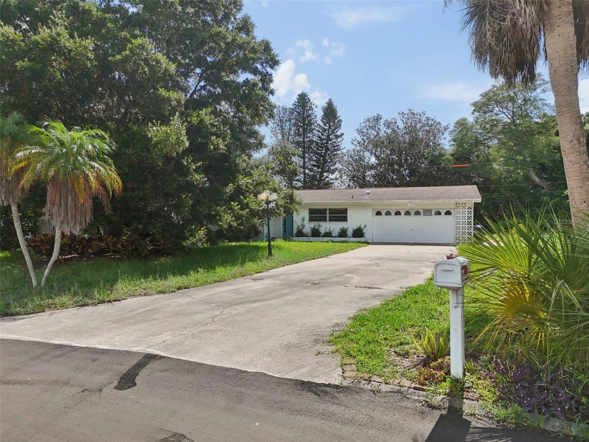 11435 OVAL DRIVE — photo 43 of 50