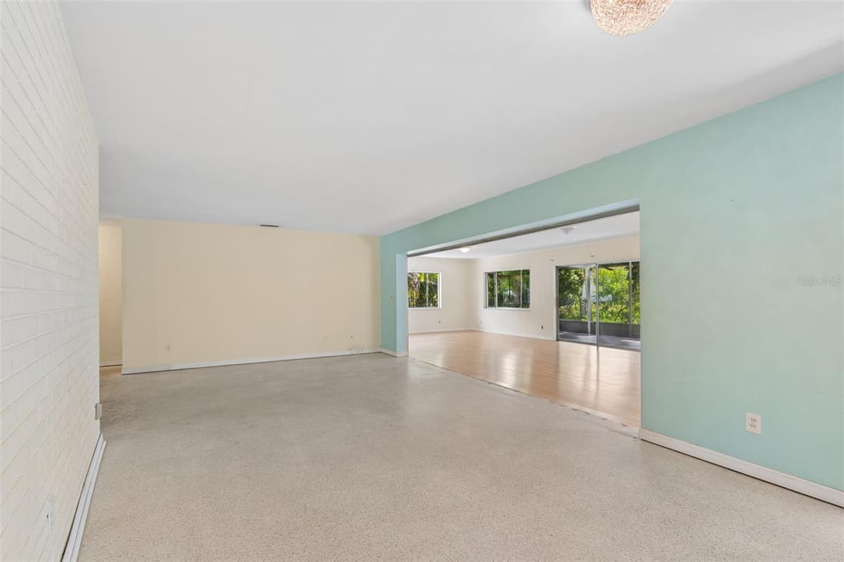 11435 OVAL DRIVE — photo 8 of 50