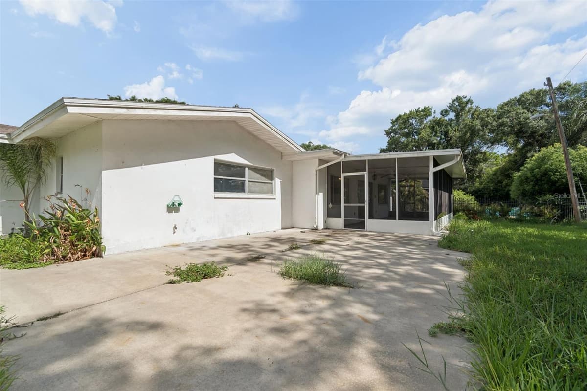 11435 OVAL DRIVE — photo 38 of 50