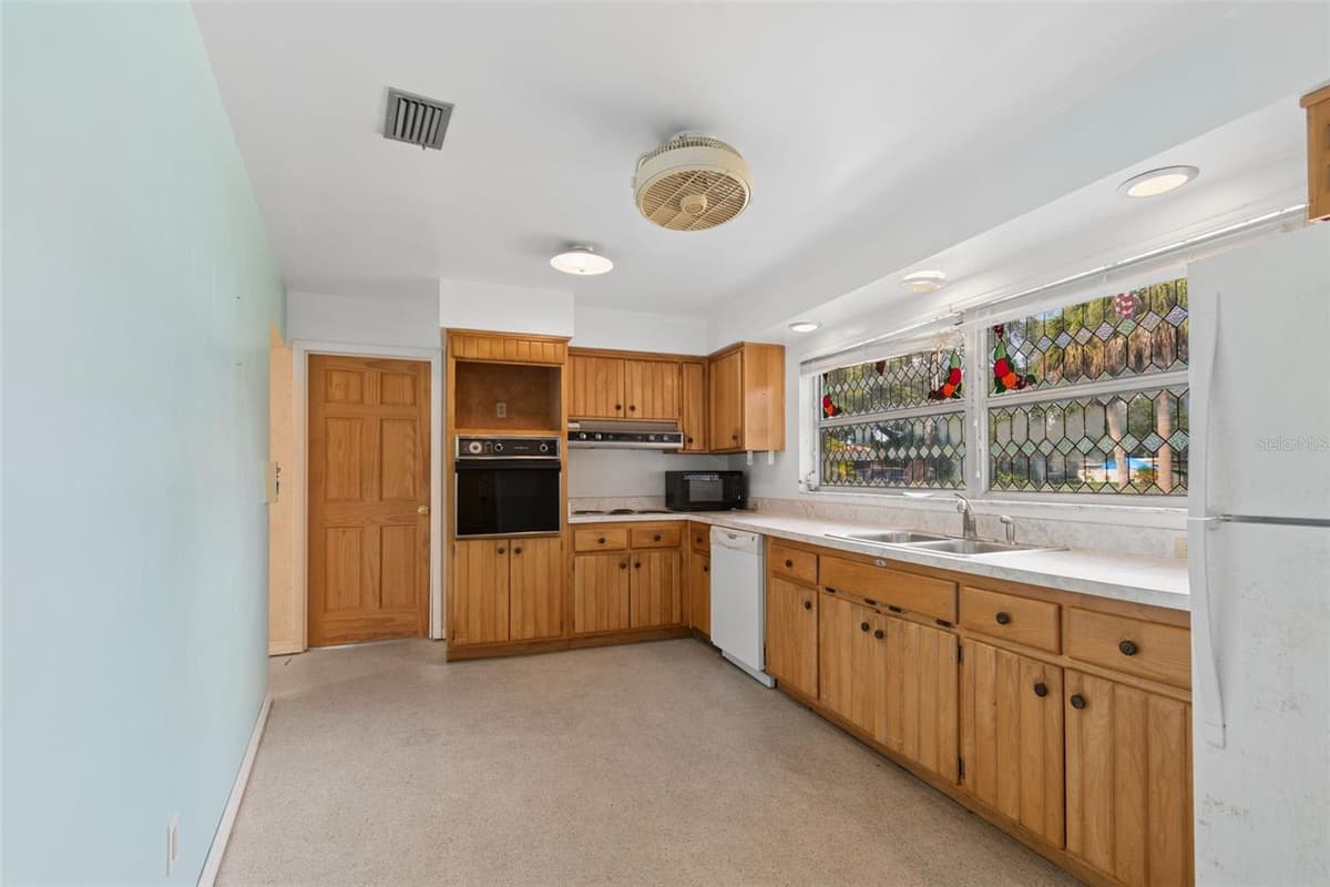 11435 OVAL DRIVE — photo 11 of 50
