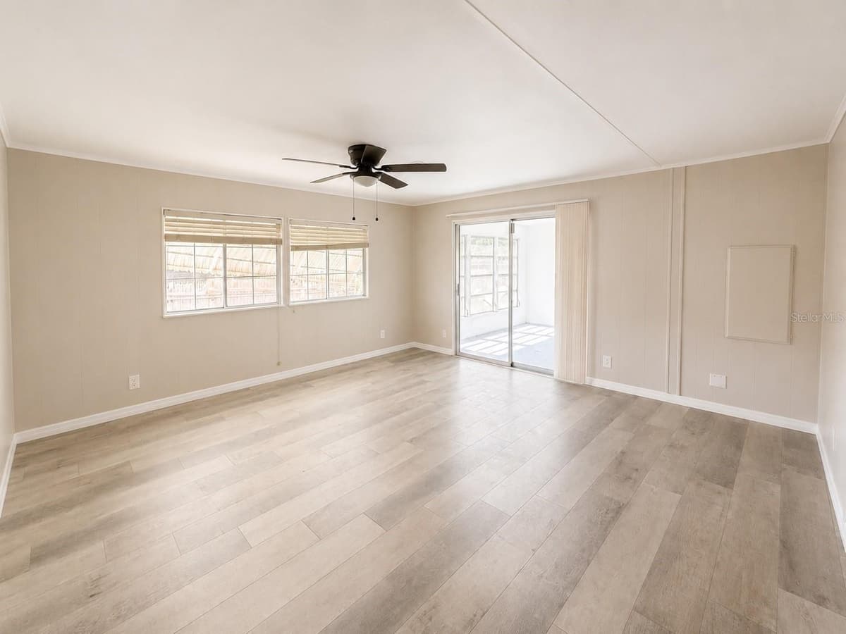 347 CANAL COURT — photo 9 of 28