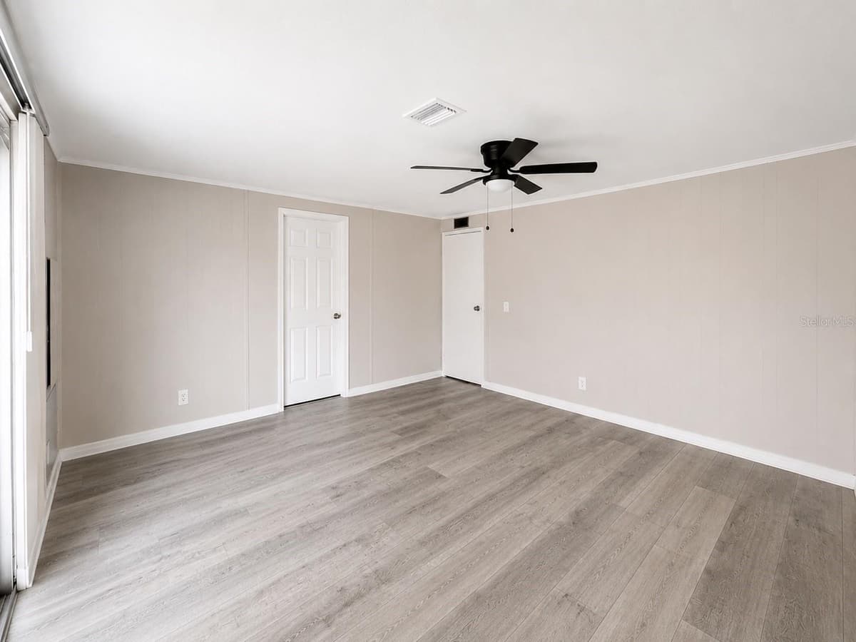 347 CANAL COURT — photo 8 of 28