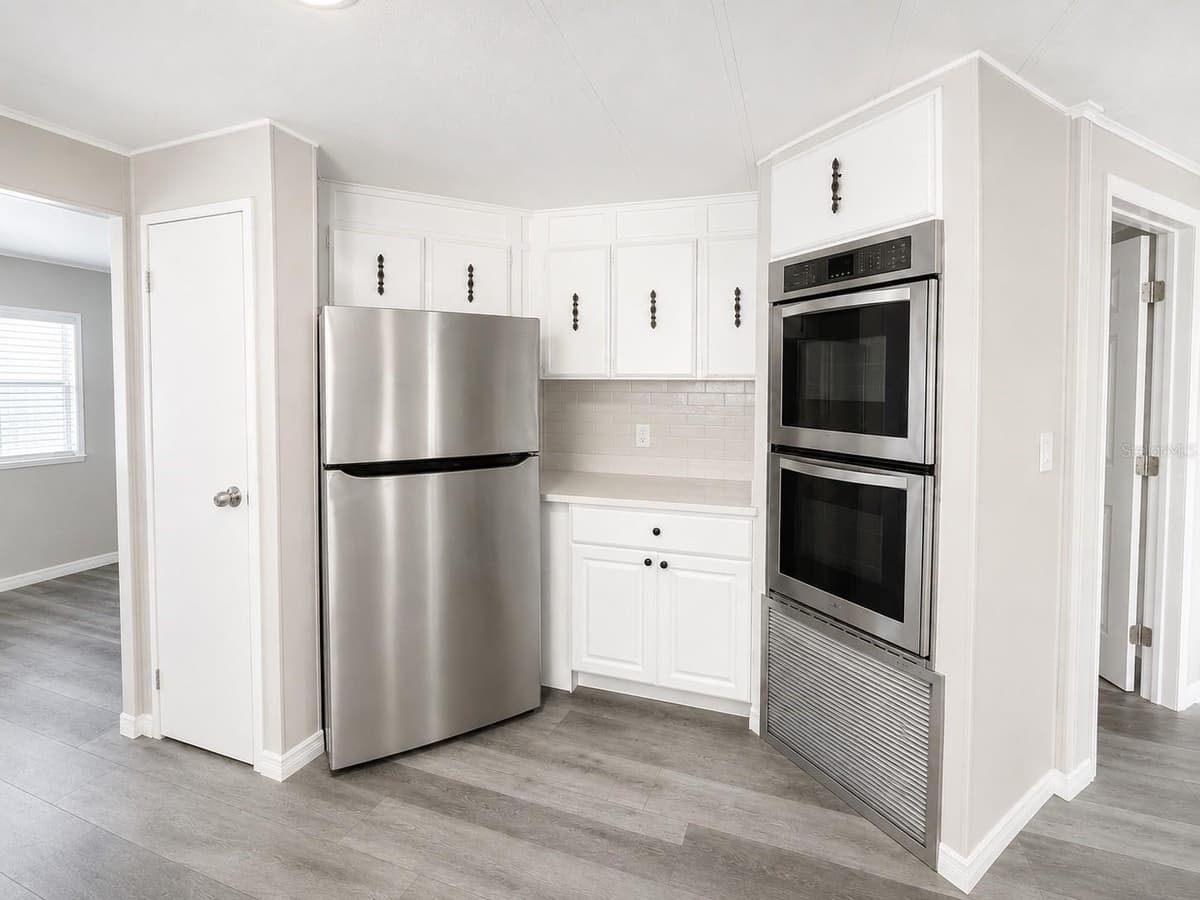 347 CANAL COURT — photo 7 of 28