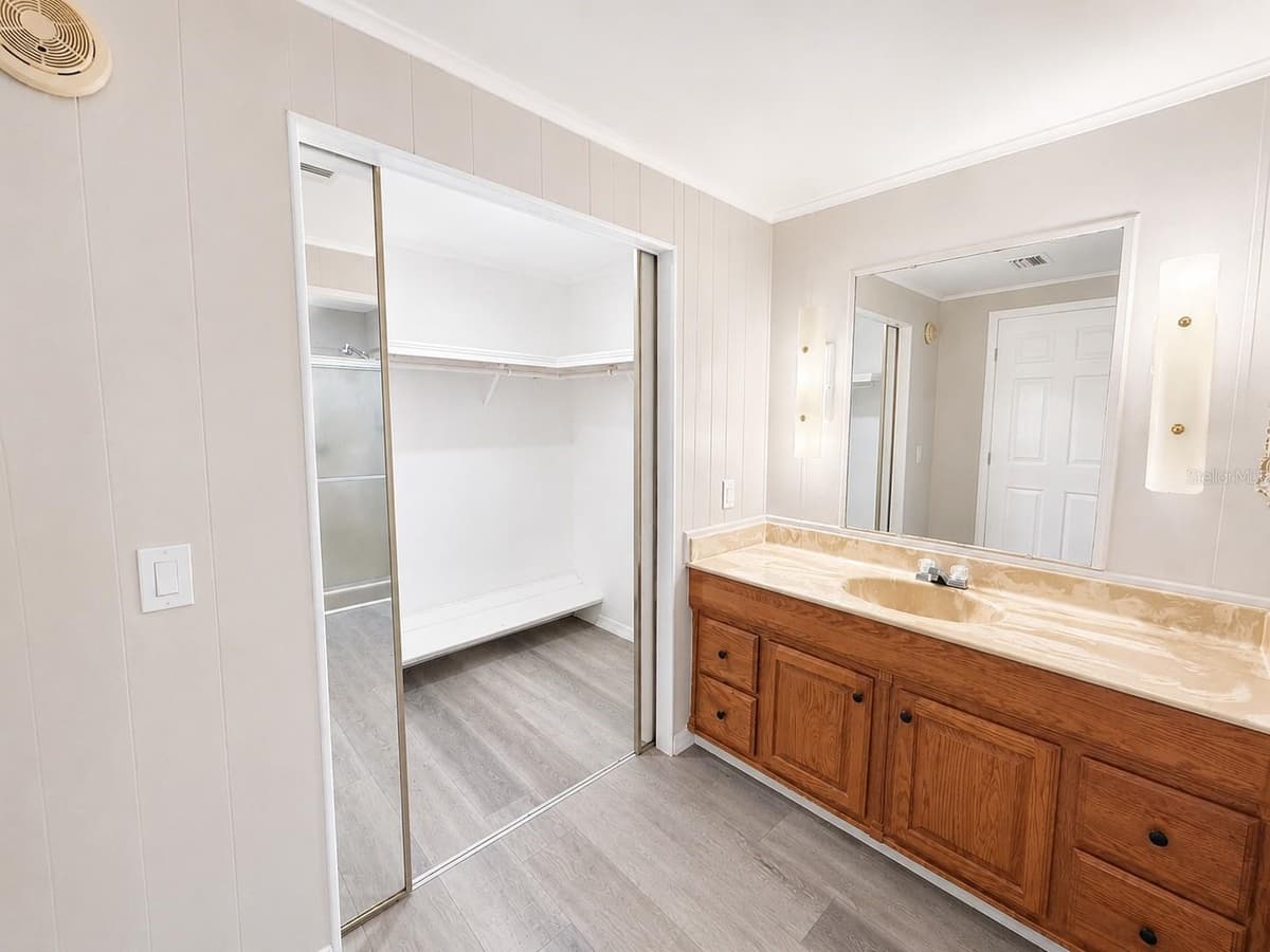 347 CANAL COURT — photo 11 of 28