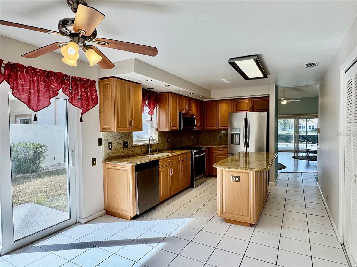 4720 PERIDIA BOULEVARD — photo 4 of 18