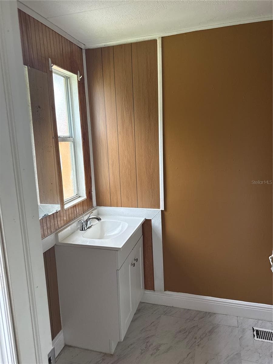 9854 5TH AVENUE — photo 9 of 9