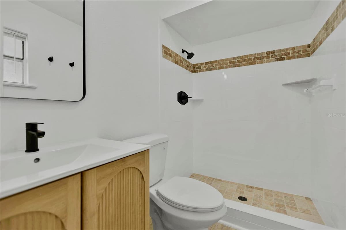 6625 HATCHER ROAD — photo 13 of 41