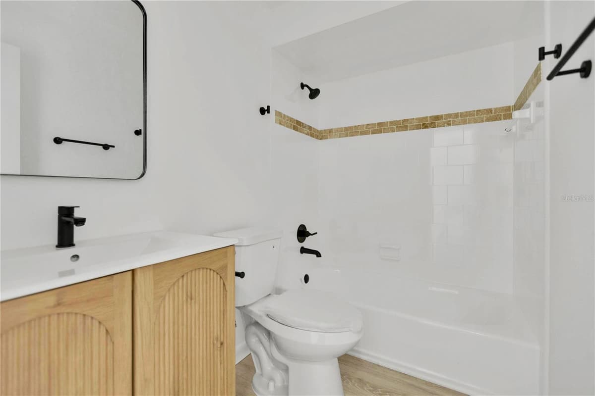 6625 HATCHER ROAD — photo 10 of 41