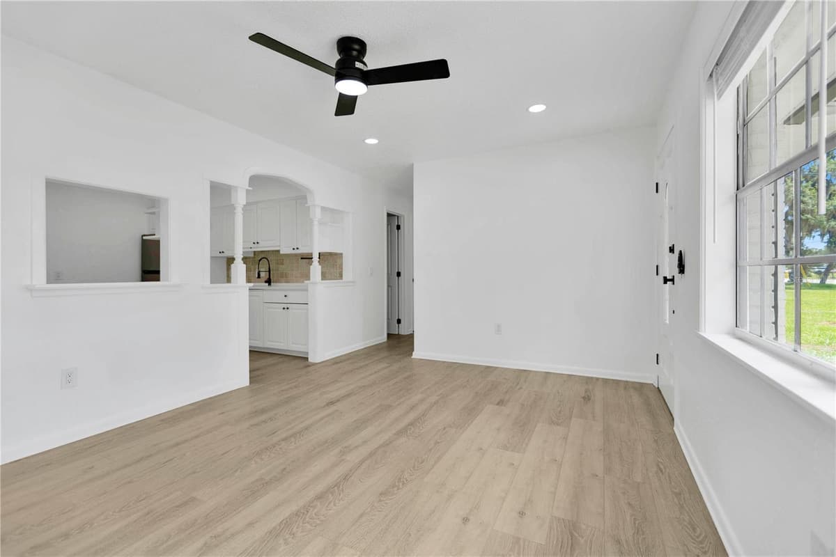 6625 HATCHER ROAD — photo 4 of 41
