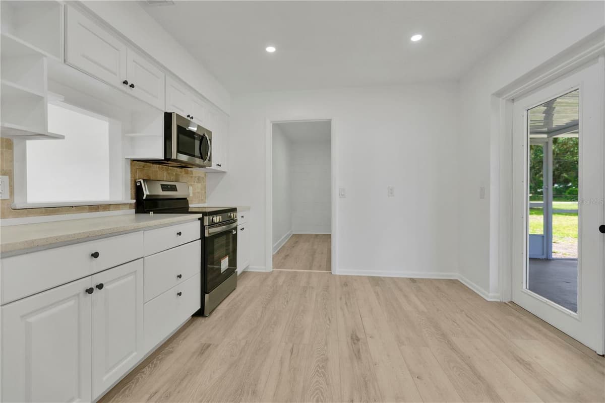 6625 HATCHER ROAD — photo 8 of 41