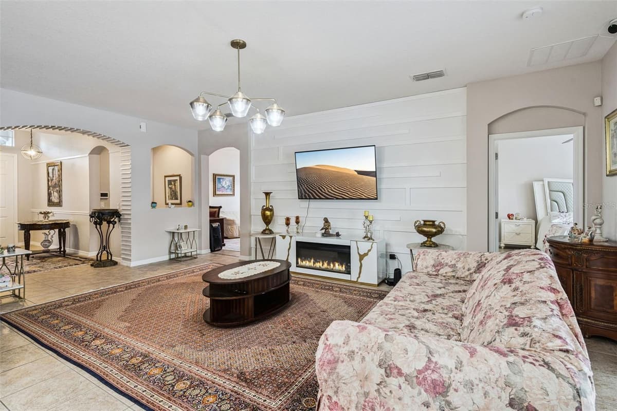 3918 WATERSEND DRIVE — photo 8 of 48