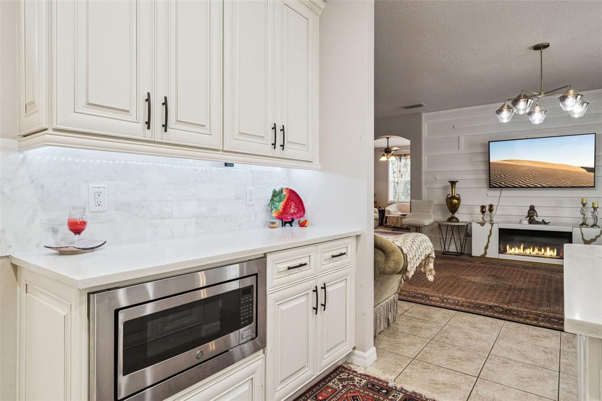 3918 WATERSEND DRIVE — photo 19 of 48