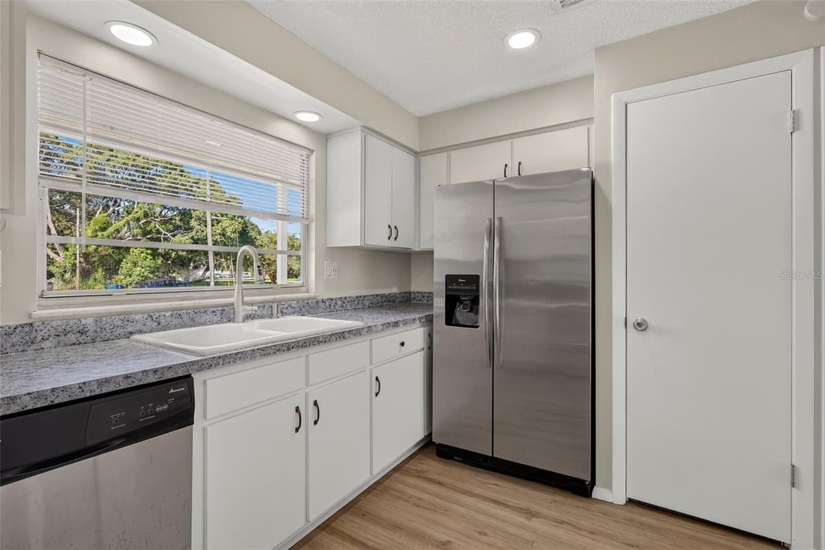 7502 POND CIRCLE — photo 48 of 73