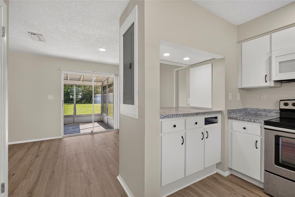 7502 POND CIRCLE — photo 15 of 73