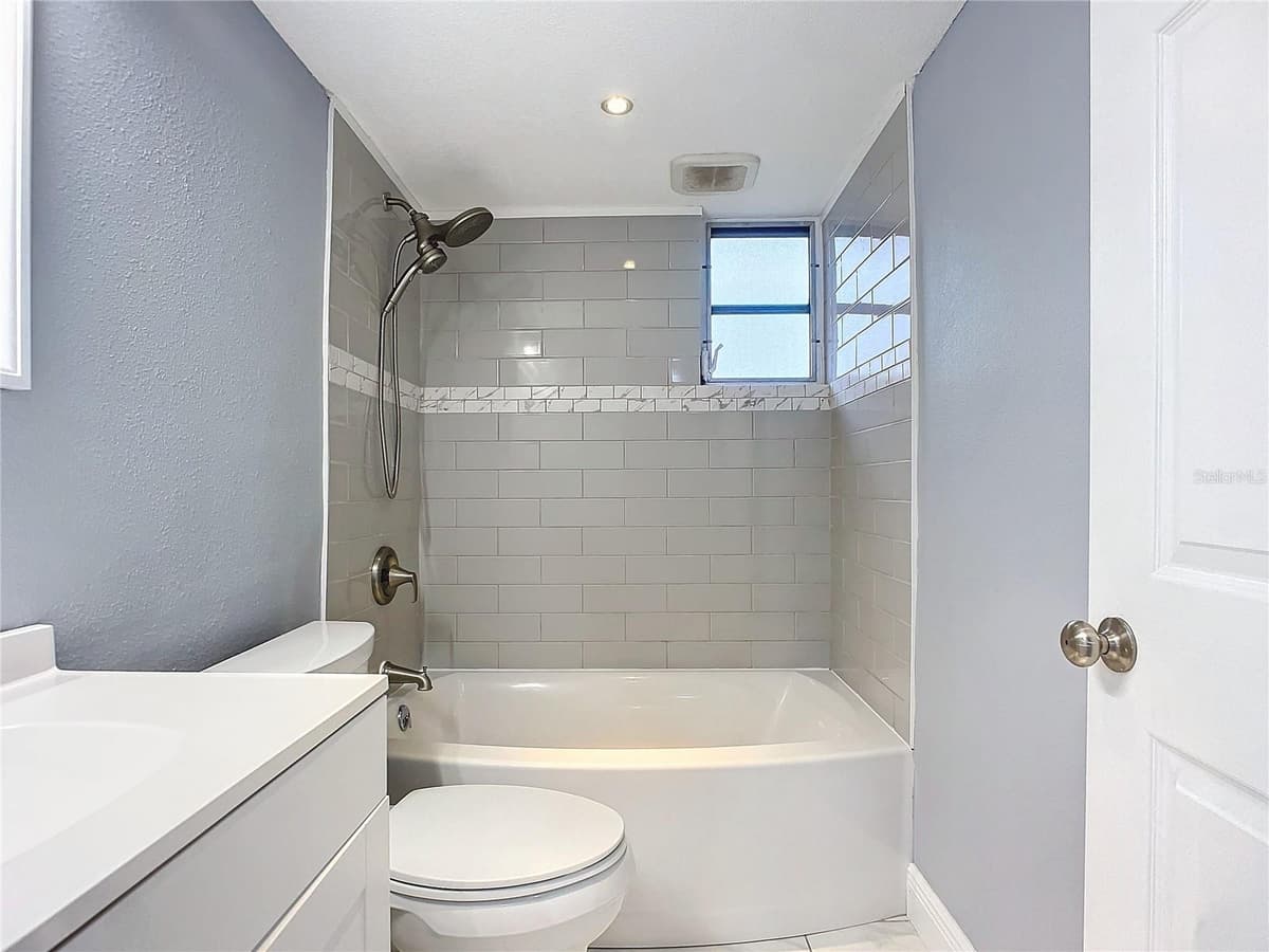 608 POWERS AVENUE — photo 12 of 27