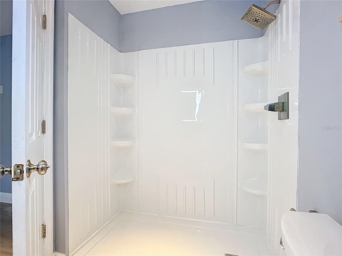 608 POWERS AVENUE — photo 10 of 27