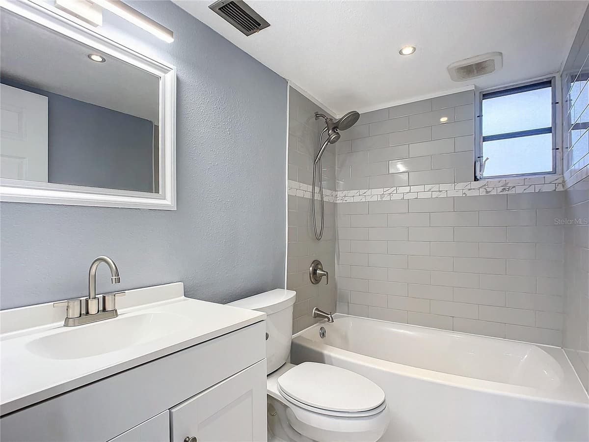 608 POWERS AVENUE — photo 13 of 27