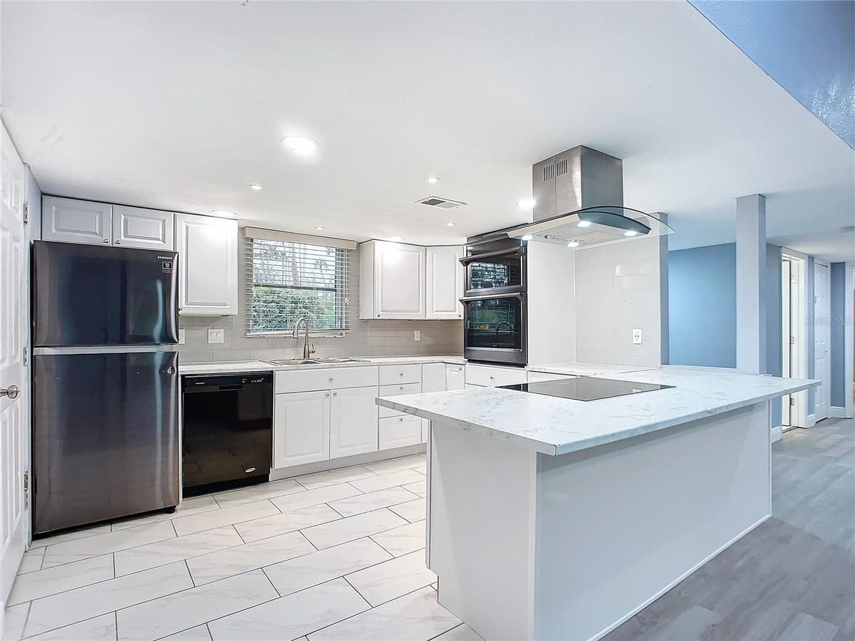 608 POWERS AVENUE — photo 19 of 27