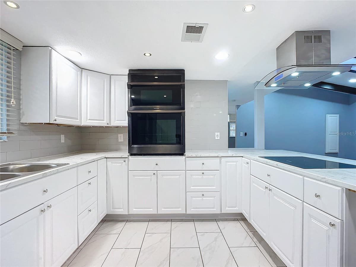 608 POWERS AVENUE — photo 17 of 27