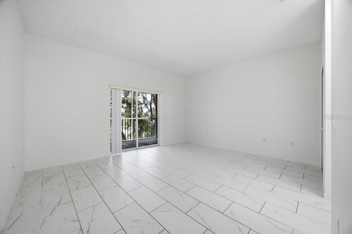 3157 SUN LAKE COURT — photo 18 of 37